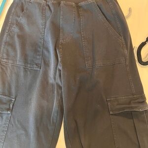 Pulling cargo pants